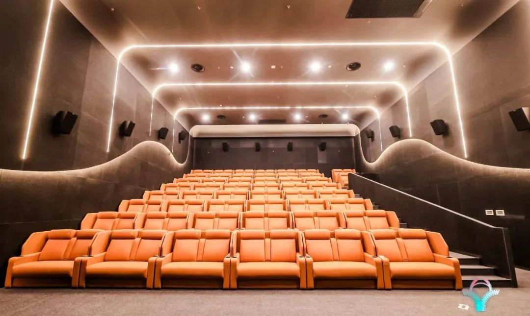 天下首家全高帧 LED 影院—中原优发国际影戏中心正式完工