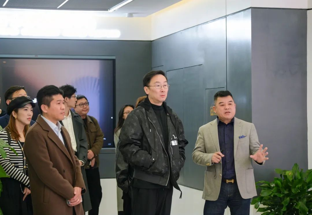 陆川导演到访优发国际，，，解锁文化+科技融合新路径